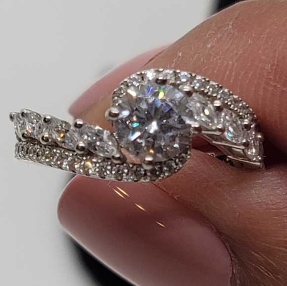 Welcome To My Closet - Picture 1 of 5